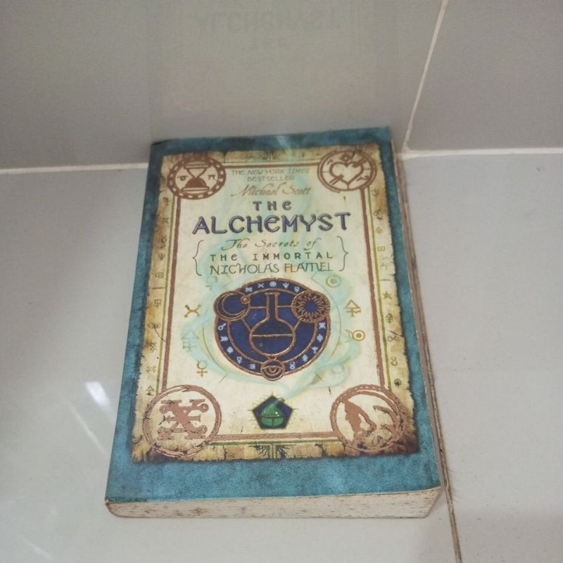 Jual BUKU THE ALCHEMYST THE SECRETS OF THE IMMORTAL NICHOLAS FLAMEL BY ...