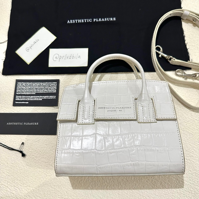 Jual [Preloved] Aesthetic Pleasure Micro Isolation White Croco
