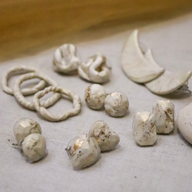Jual White on White Collection [Warm white marble] Anting elegan Anting putih Anting tusuk