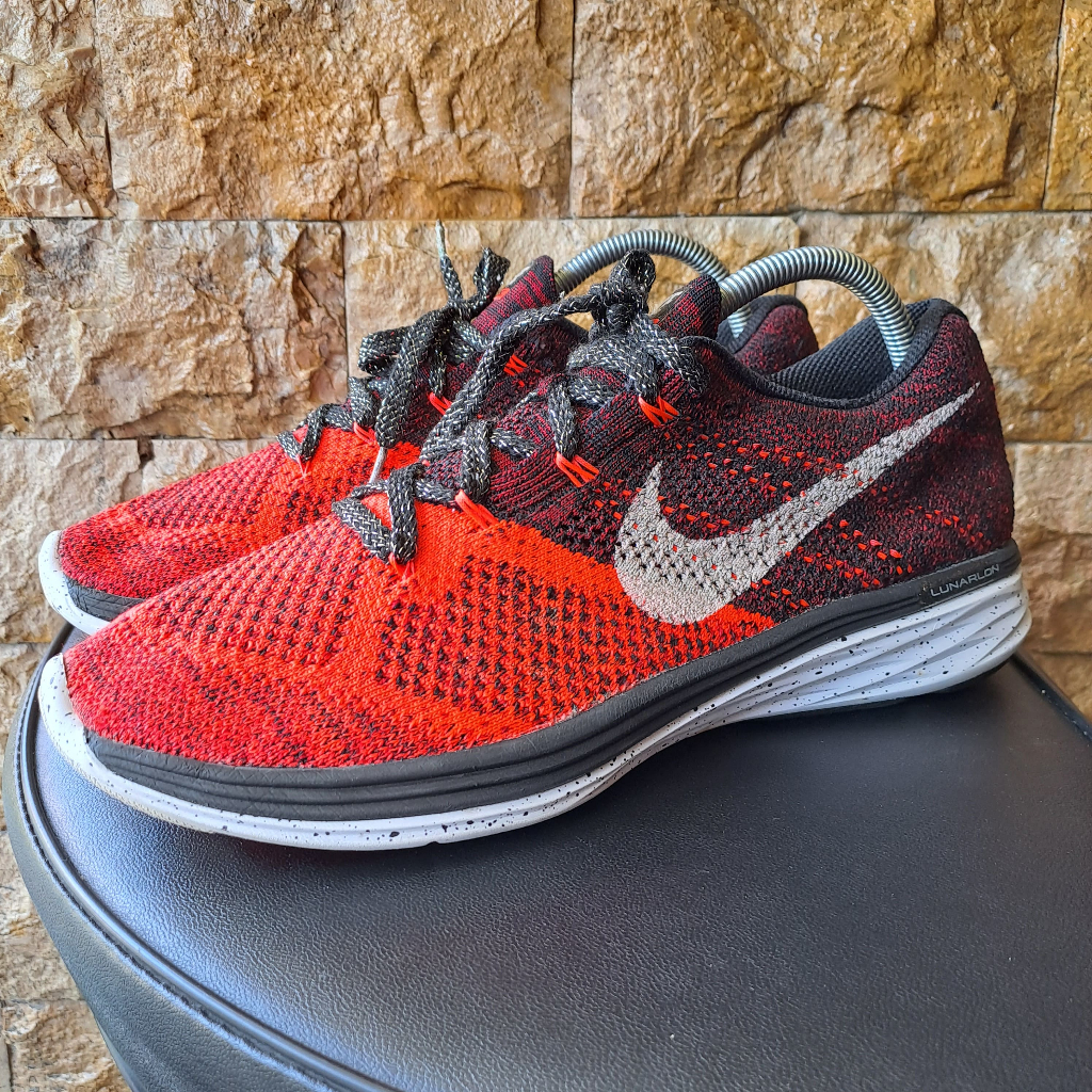 Sepatu nike clearance flyknit lunar 3