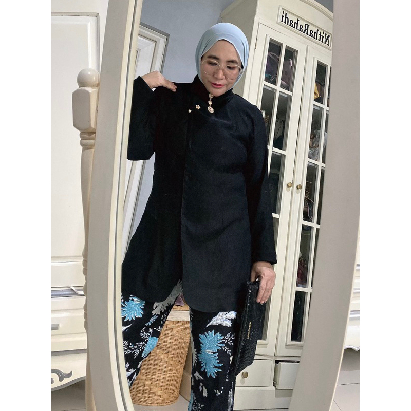 Jual Kebaya Janggan Gadis Kretek Dian Sastro by NithaRahadi | Shopee