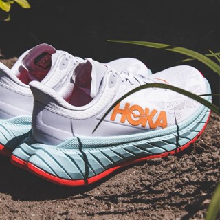 Harga hoka one one carbon x cheap