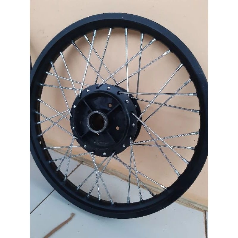 Jual Velg belakang seken ori Yamaha Vega r lama Vega kotak/f1zr ...
