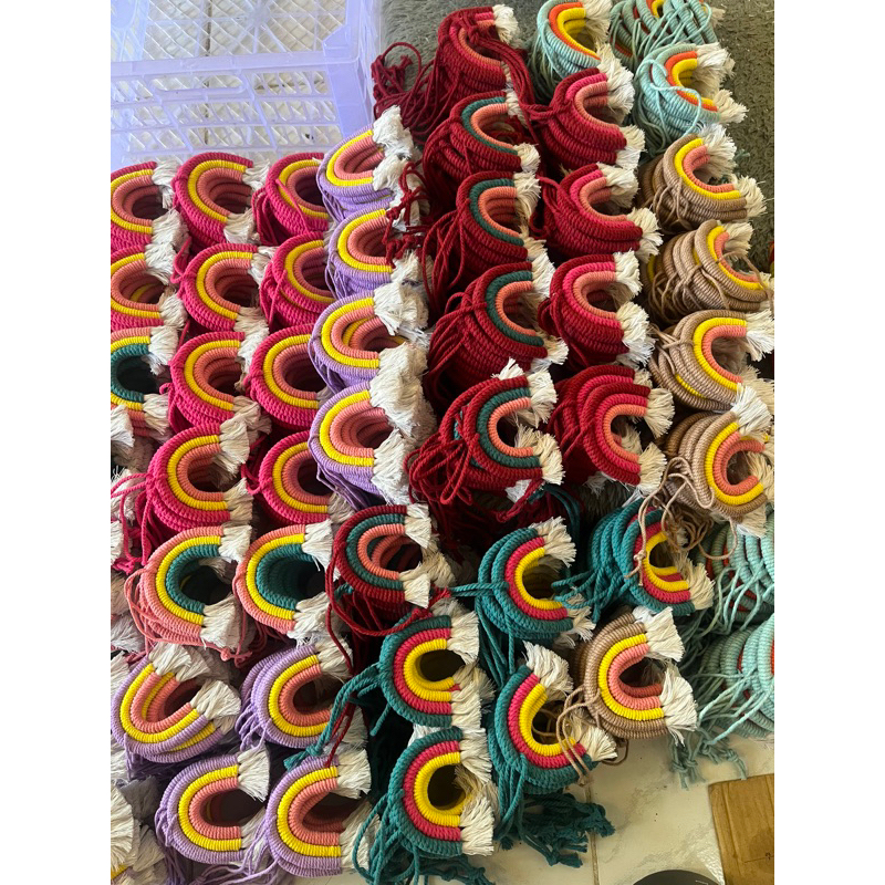 Jual [PART III - B] GANTUNGAN KUNCI MACRAME RAINBOW | Gantungan Macrame ...