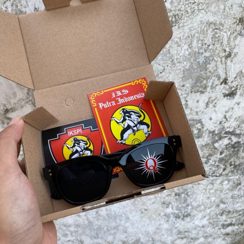Jual ( FREE STICKER ) kacamata ikspi Q qontak kaca hitam | Shopee Indonesia