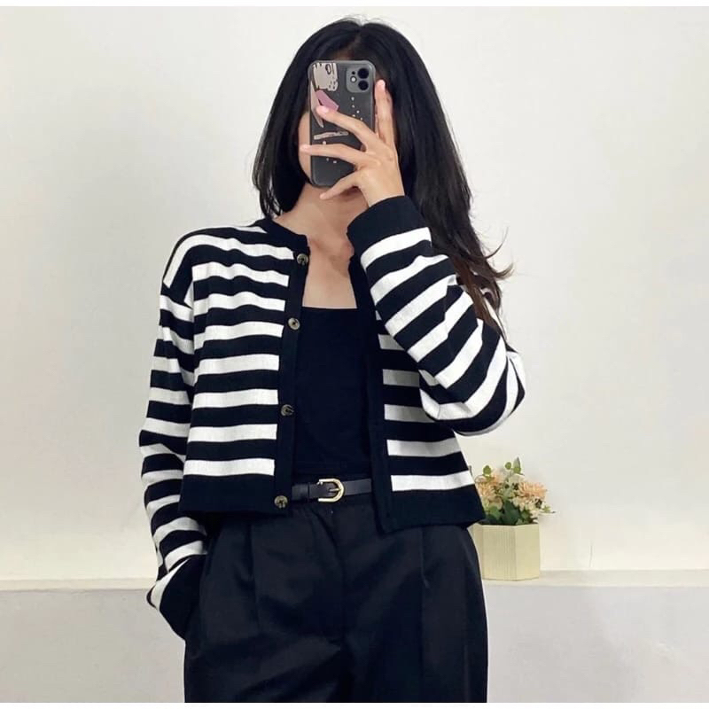 Jual Maura stripe knit/cardi korean outer/premium/crop kancing | Shopee ...