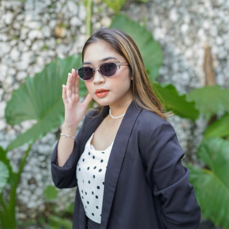 Jual KACAMATA HITAM SUNNIES HIGASHI WANTA SEMI CATEYE ANTI UV APRIL