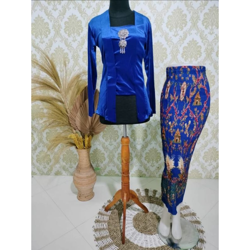 Jual SET KEBAYA BLUDRU KUTU BARU + ROK PLISKET WIRU | Shopee Indonesia