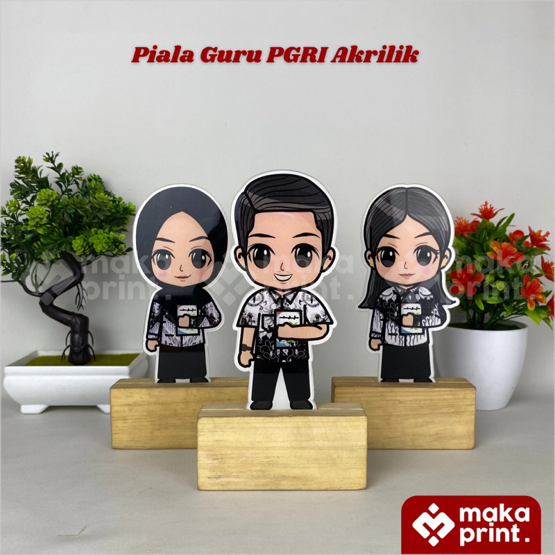 Jual Piala Akrilik Guru Seragam Pgri Tatakan Kayu Free Stiker Nama Piala Akrilik Karakter