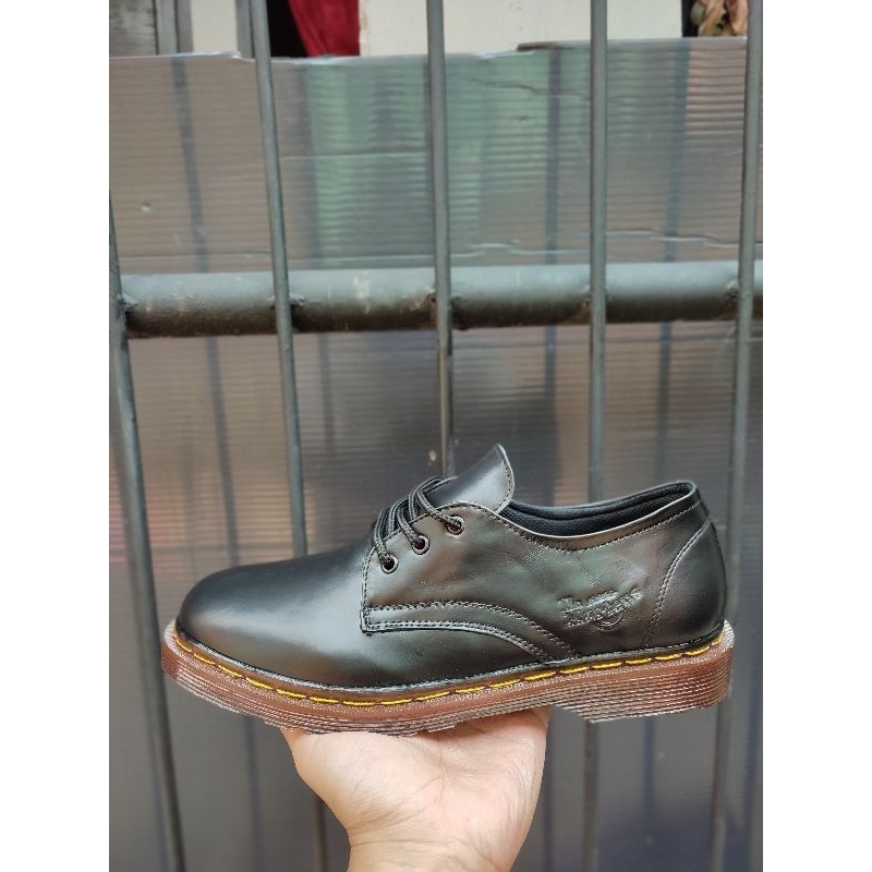 Jual SEPATU DOCKMART EMBOSS KULIT SAPI ASLI | SEPATU KULIT ASLI ...