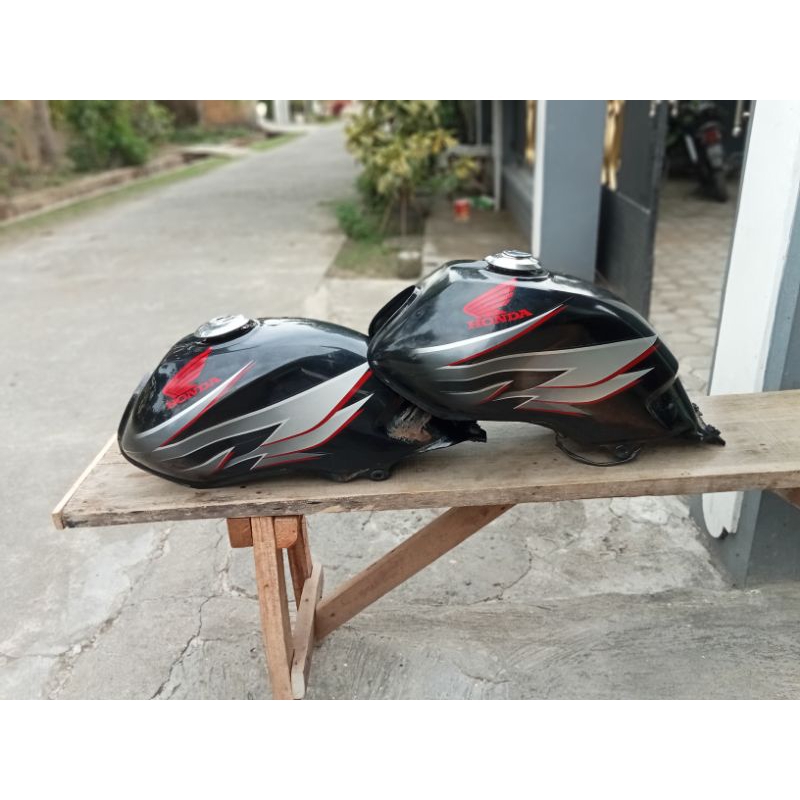 Jual TANKI TENGKI ADAH BENSIN MEGAPRO PRIMUS ORIGINAL COPOTAN TAHUN ...