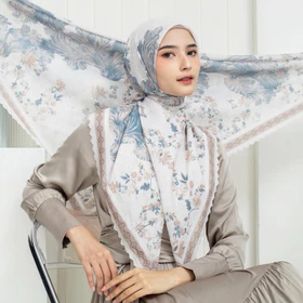 La Vierra Ammara Series Hijab Segiempat Printing