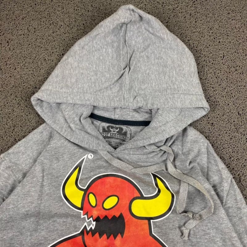 Toy machine rvca hoodie sales
