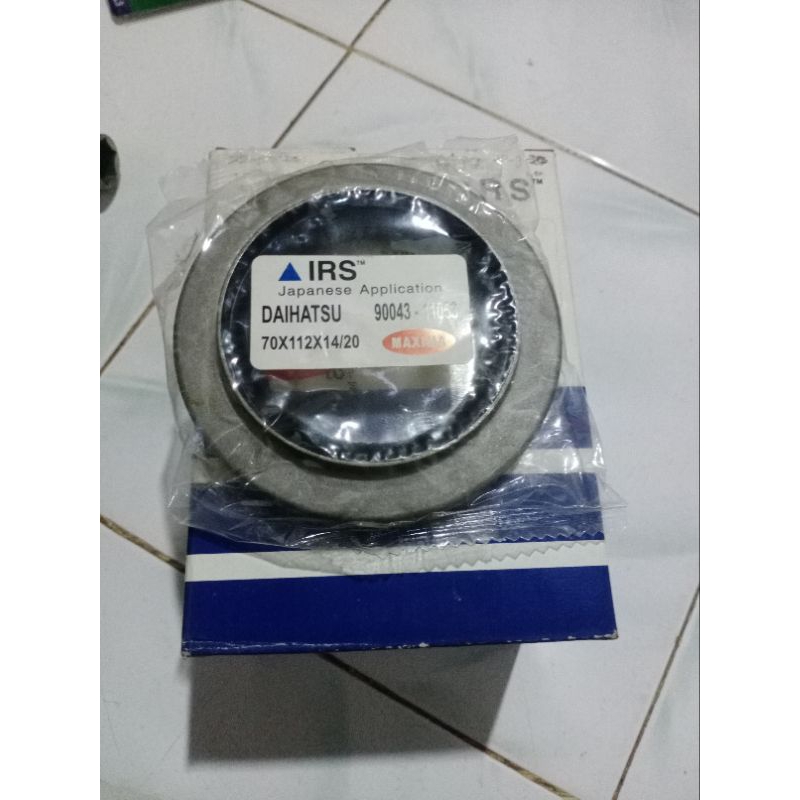Jual Seal Roda belakang dalam V22 Daihatsu Delta 90043-11053 (harga ...