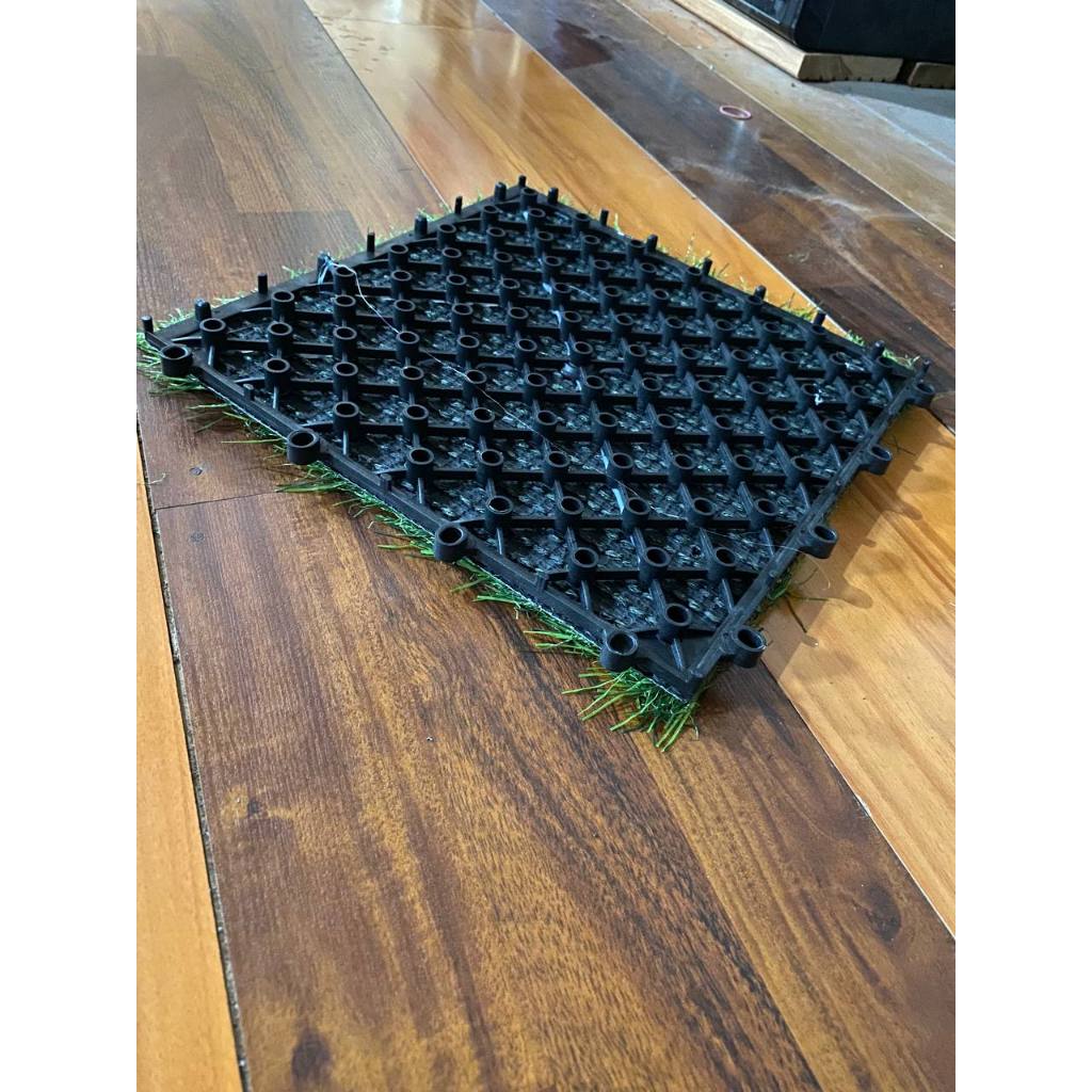Jual Decking Tile Rumput Sintetis Sudah Berikut Rangka | Shopee Indonesia