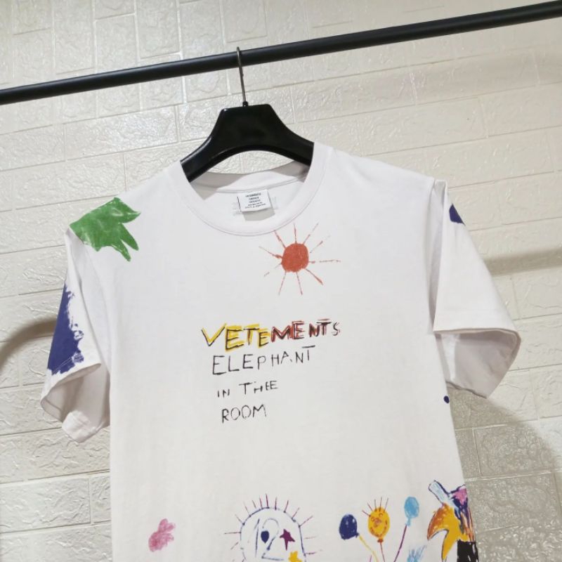 VETEMENTS Elephant duncan in the