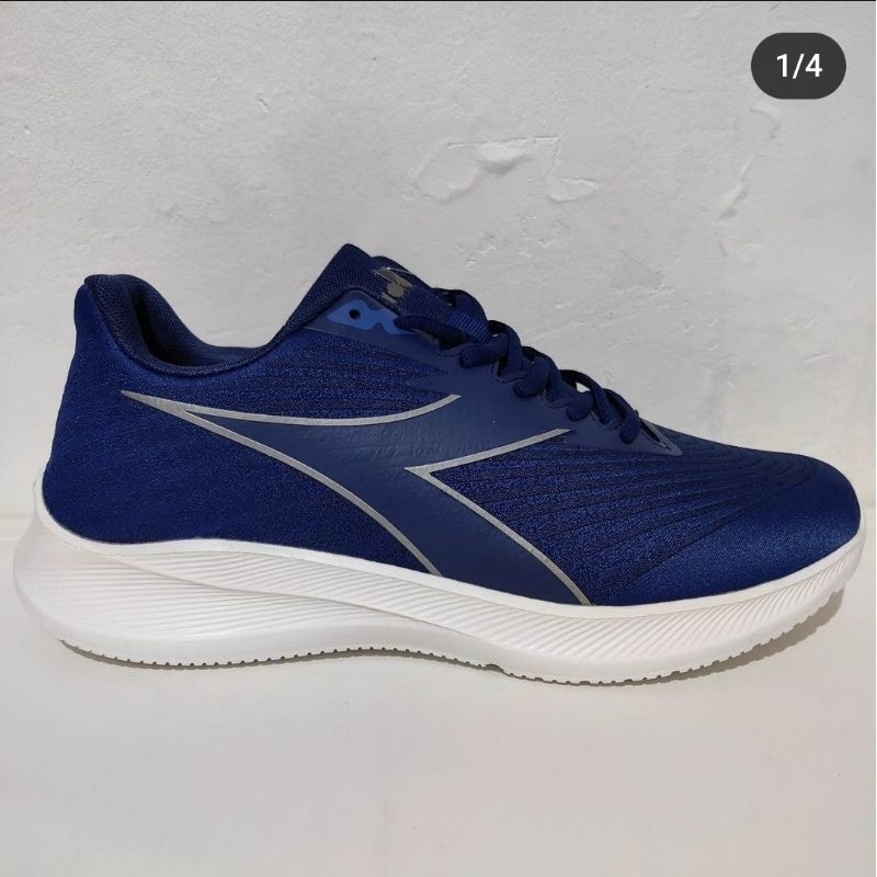 Jual Diadora Sneakers NAVY BLUE size 44 Huzel Erula sneakers