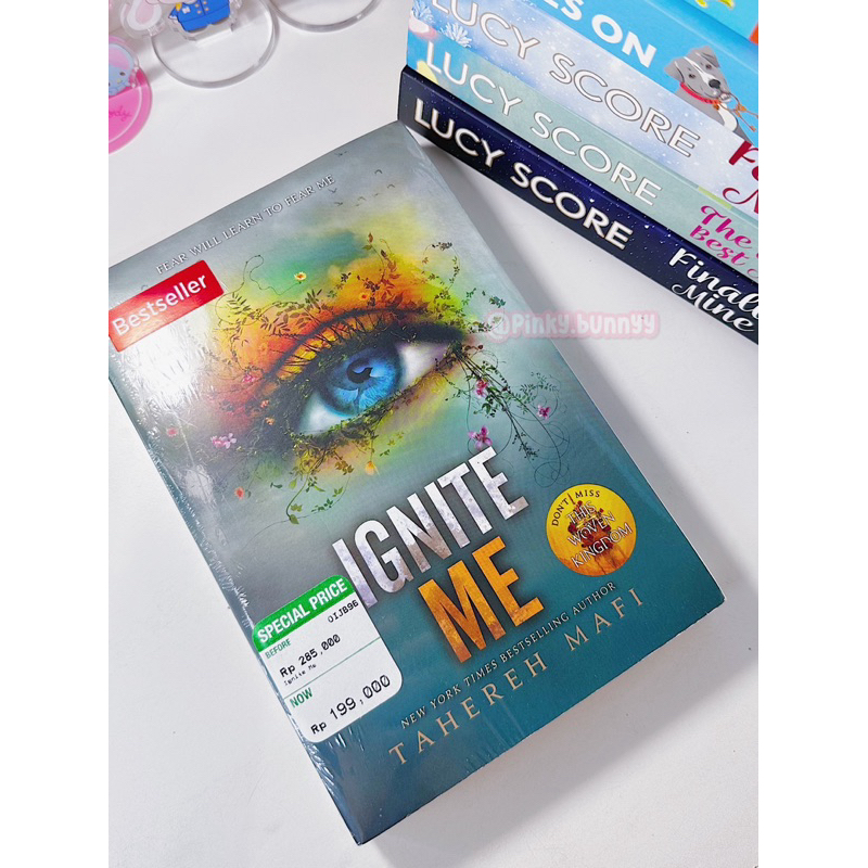 Jual Ignite Me Tahereh Mafi Shatter Me Series; Vow of thieves ; fourth ...