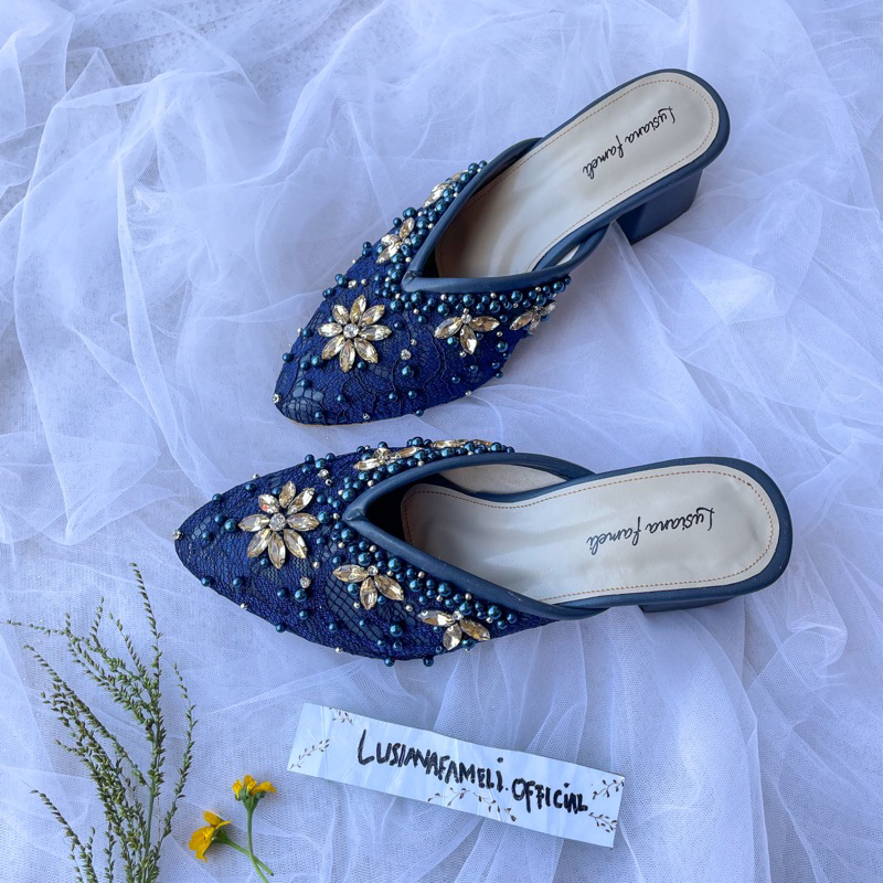 𝑳𝒖𝒔𝒊𝒂𝒏𝒂 𝑳𝒆𝒆 𝒀𝒖𝒋𝒊𝒏 Sepatu heels slip on wedding shoes 30  warna Hak datar cm heels pengantin wanita selop lamaran formal sepatu  akad bisa buat