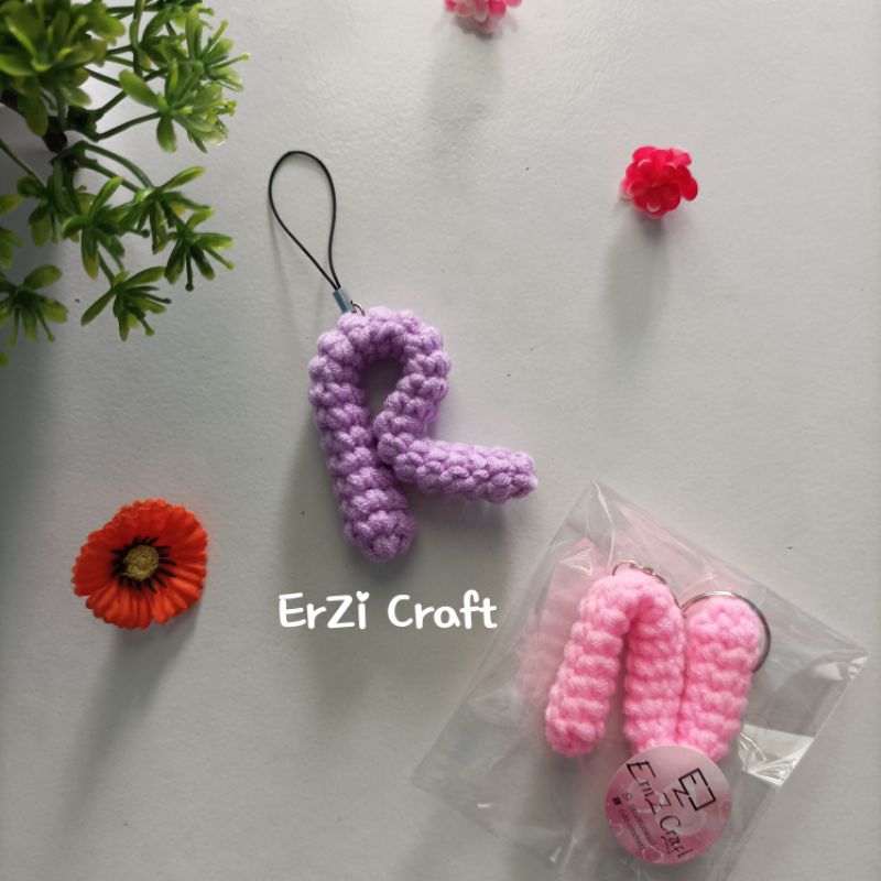 Crochet alphabet letters brosch and keychain Bros dan ganci huruf A-Z rajut  Handmade imut lucu unik