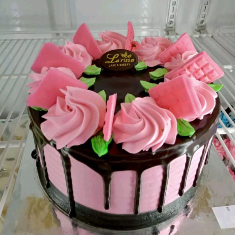 Jual Black Forest model coklat balok pink - birthday cake - kue ulang