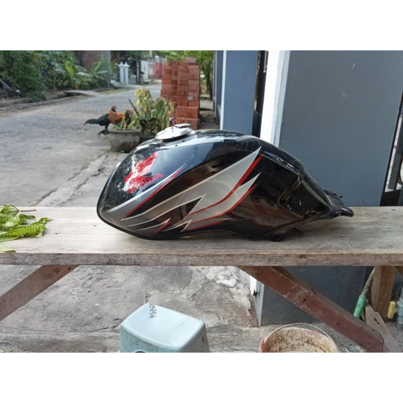 Jual TANKI TENGKI TANK ADAH BENSIN MEGAPRO PRIMUS ORIGINAL COPOTAN ...