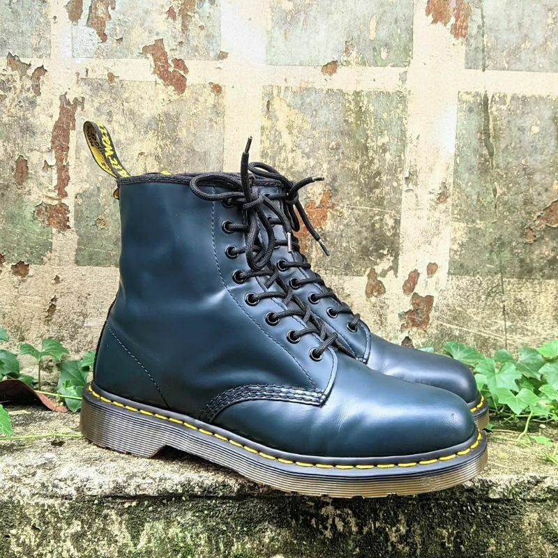 1460 navy smooth dr martens shops