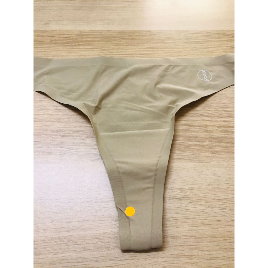 Jumlagi bilan qoplangan panties