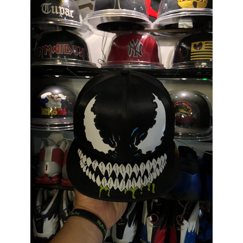 Jual Topi New era Venom top new era 59fifty venom topi new era karakter marvel venom Shopee Indonesia