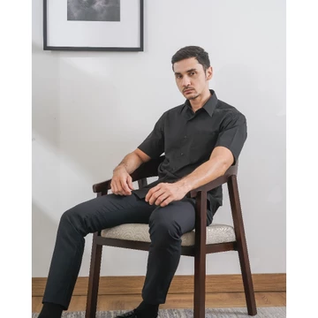 BOSS Kemeja Polos Pria Lengan Pendek Regular Fit Hitam