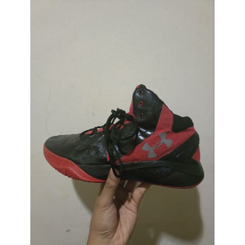 Harga sepatu basket under armour hotsell