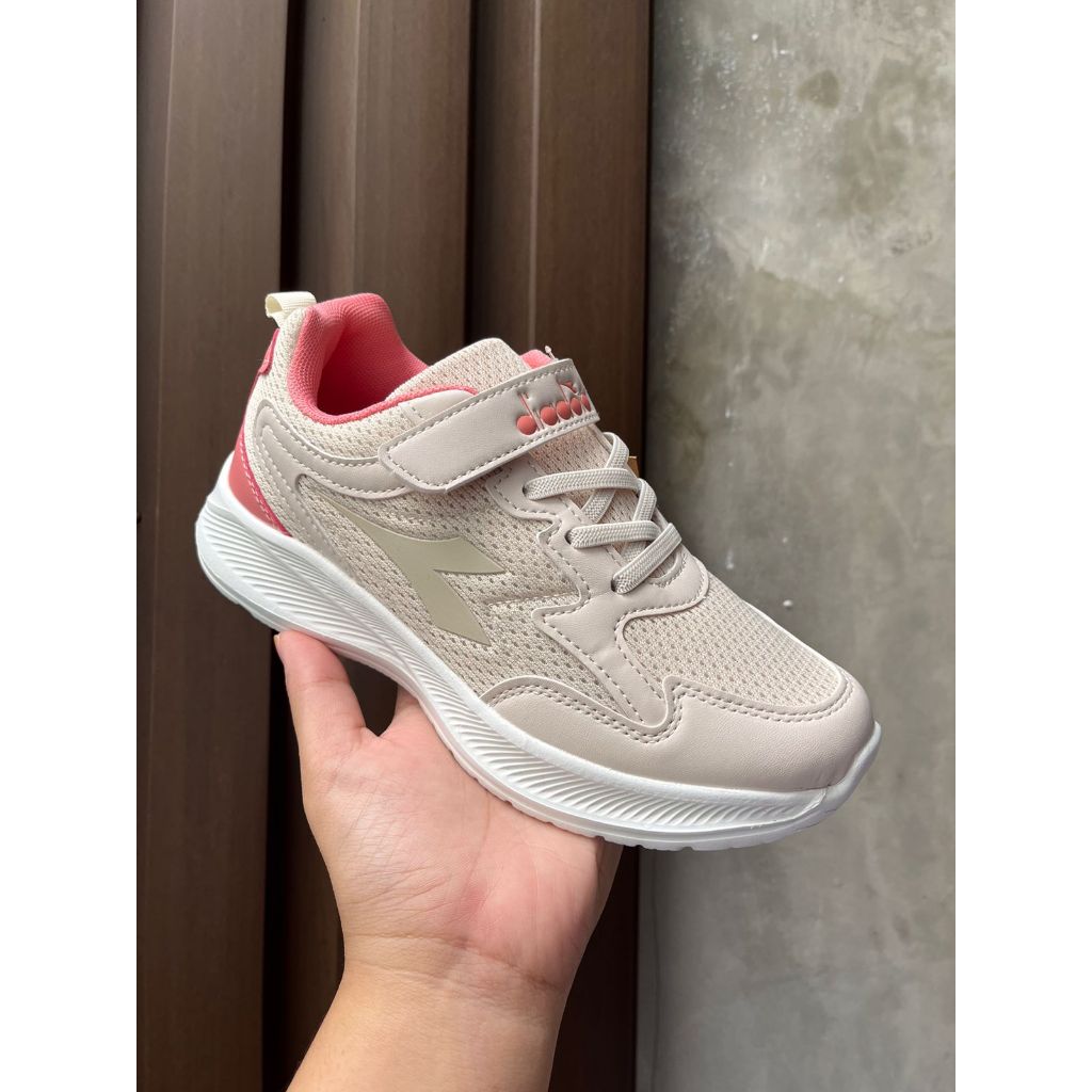 Size sepatu diadora deals