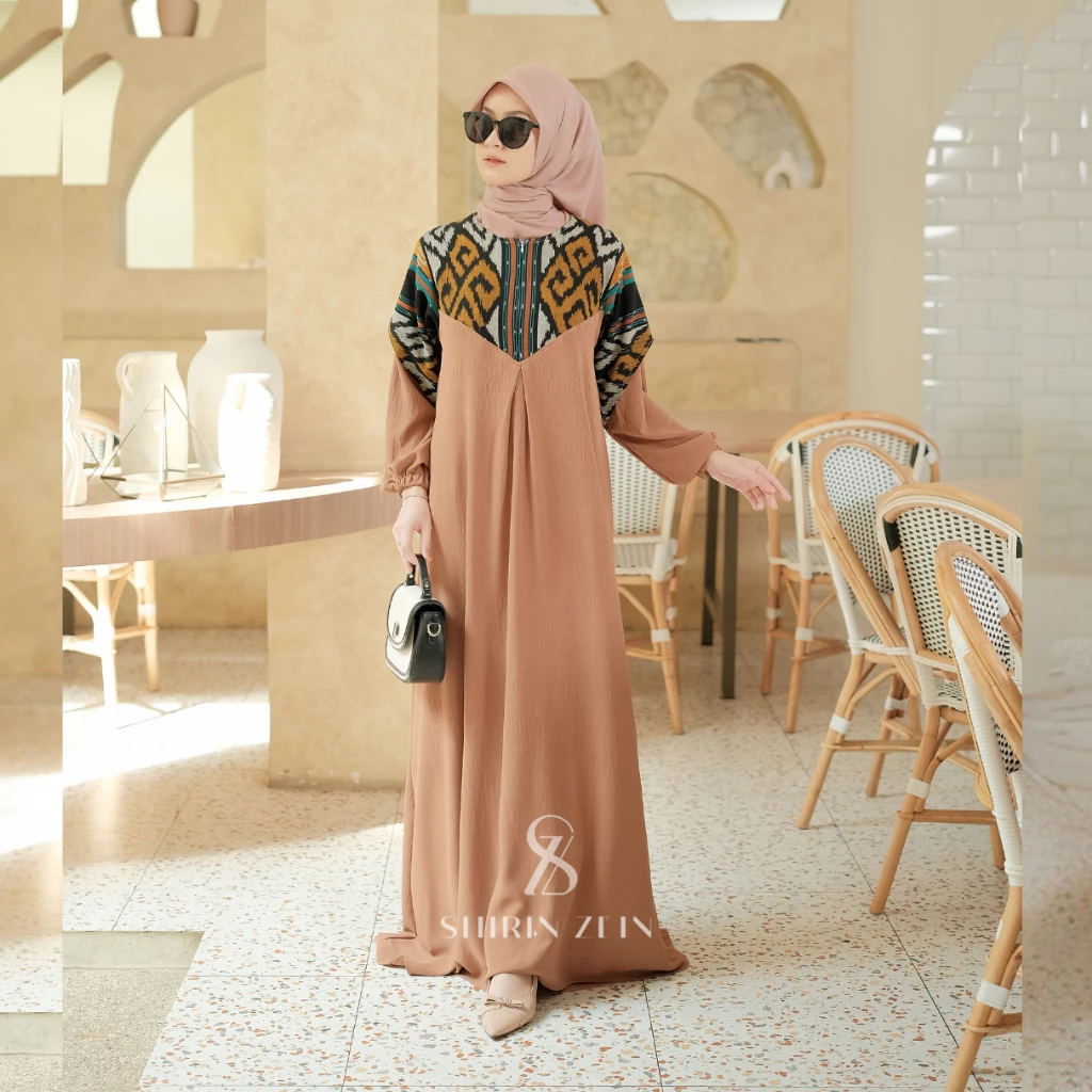 Detail Motif Tenun dan Bahan Dress ShirinZein