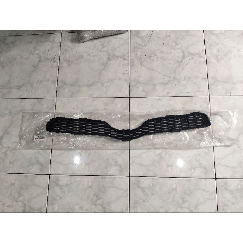 Jual grill grille kisi kisi radiator atas toyota yaris bakpao 2012 2013 ...
