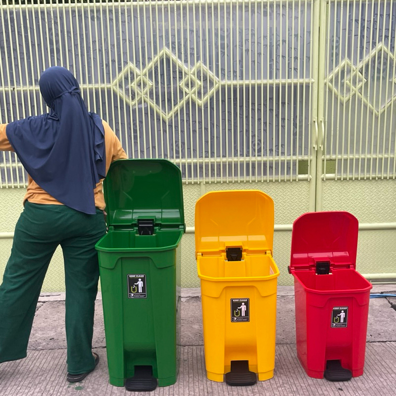 Jual Taiwan - Tempat Sampah Injak 30-50-70 Liter Hijau Merah Kuning Abu ...