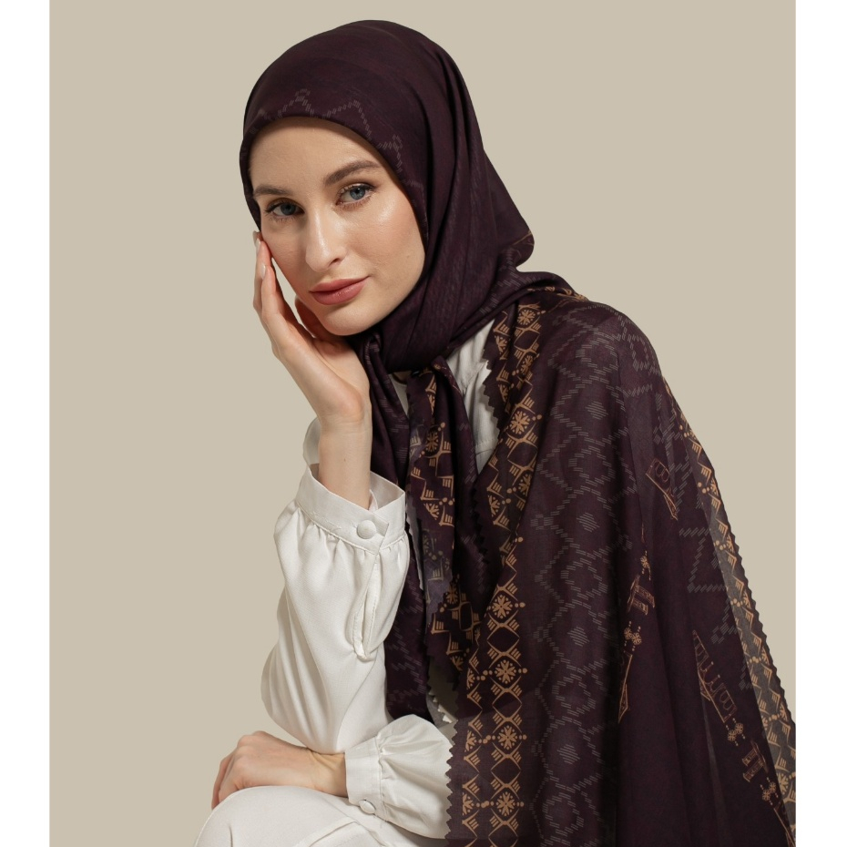 Wulang Narawangsa Hijab Segi Empat Musi Maroon Kerudung Segi Empat Hijab Motif Segi Empat Hijab Voal Premium