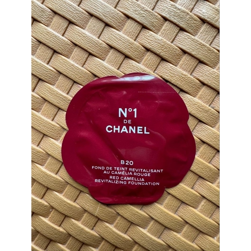Jual Chanel no 1 de Chanel Red Camellia Revitalizing Foundation shade ...