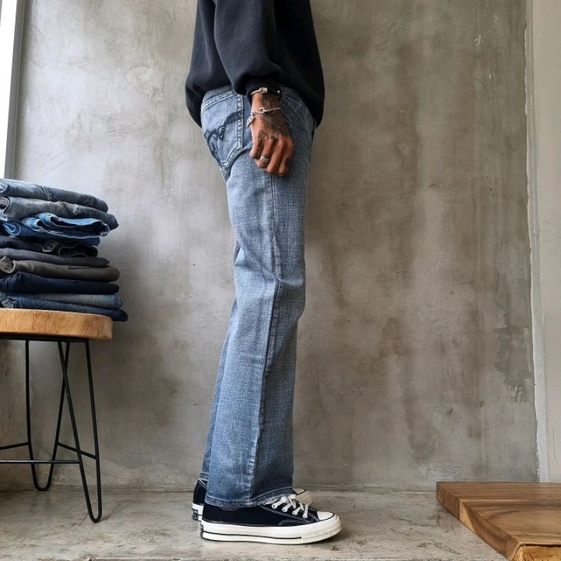 Urban pipeline bootcut jeans sales