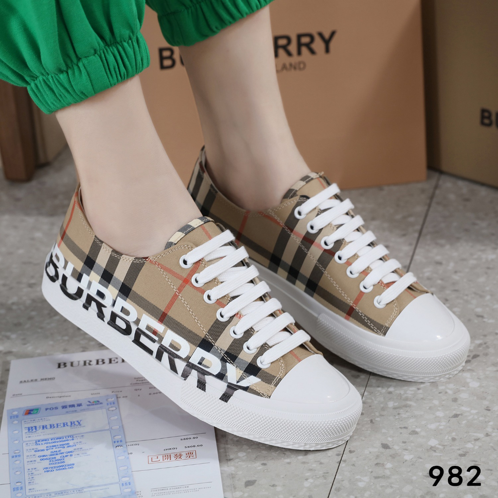 Burberry shoes indonesia store