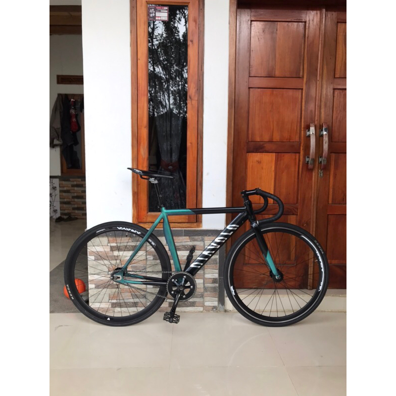 frame fixie soloist 77