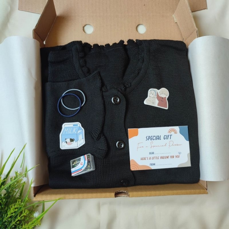 Jual HAMPERS CARDIGAN RAJUT / KADO ULANG TAHUN / KADO WISUDA / KADO ...