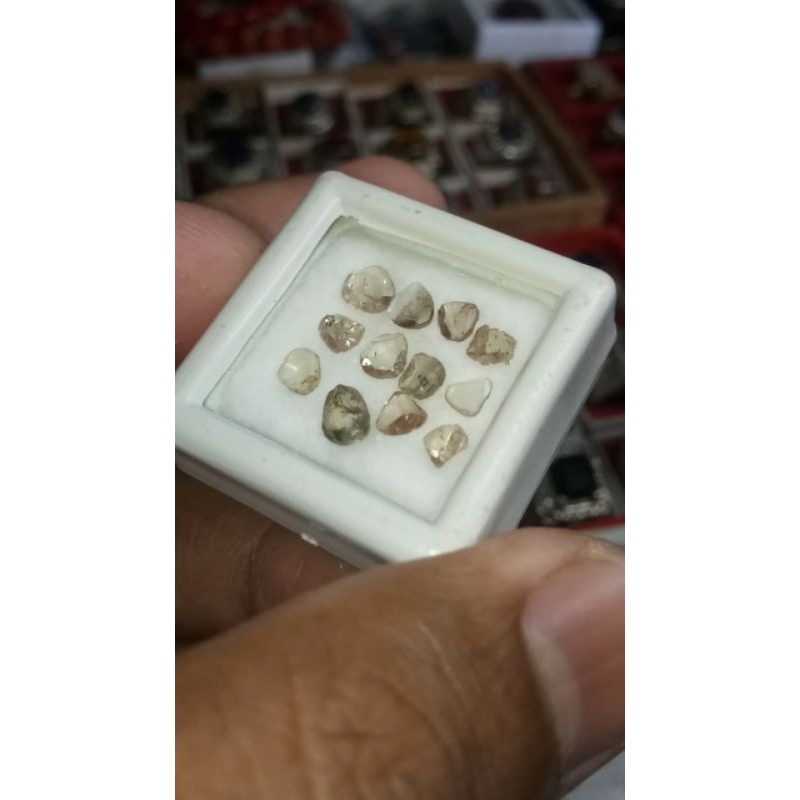 Jual (INTAN/BERLIAN BANJAR) intan lantakan asli / bahan berlian mentah ...