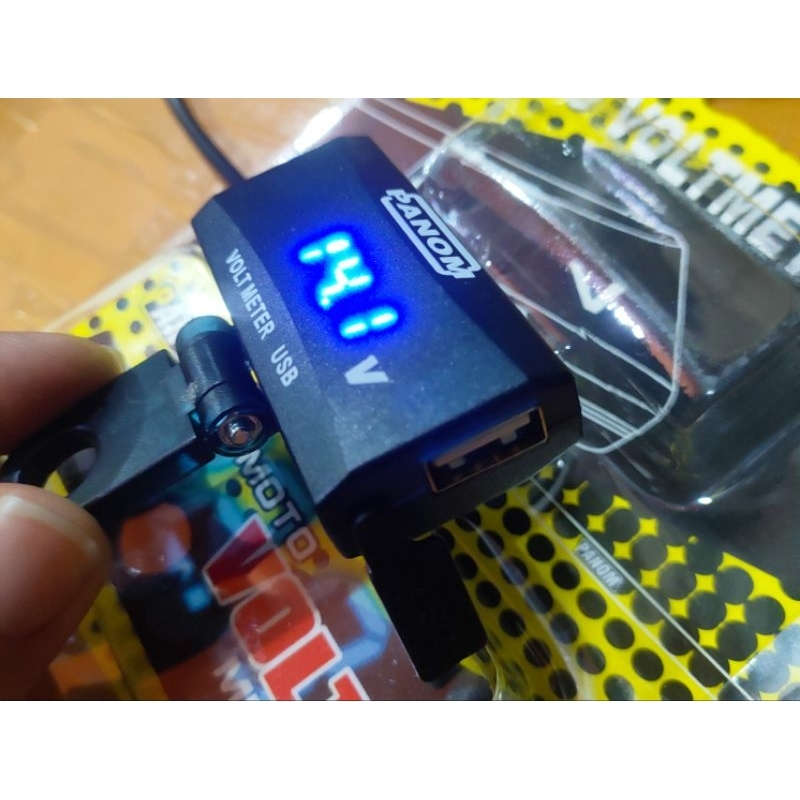 Jual Volt Meter / Meteran Voltase Aki + USB Carger Universal PNP