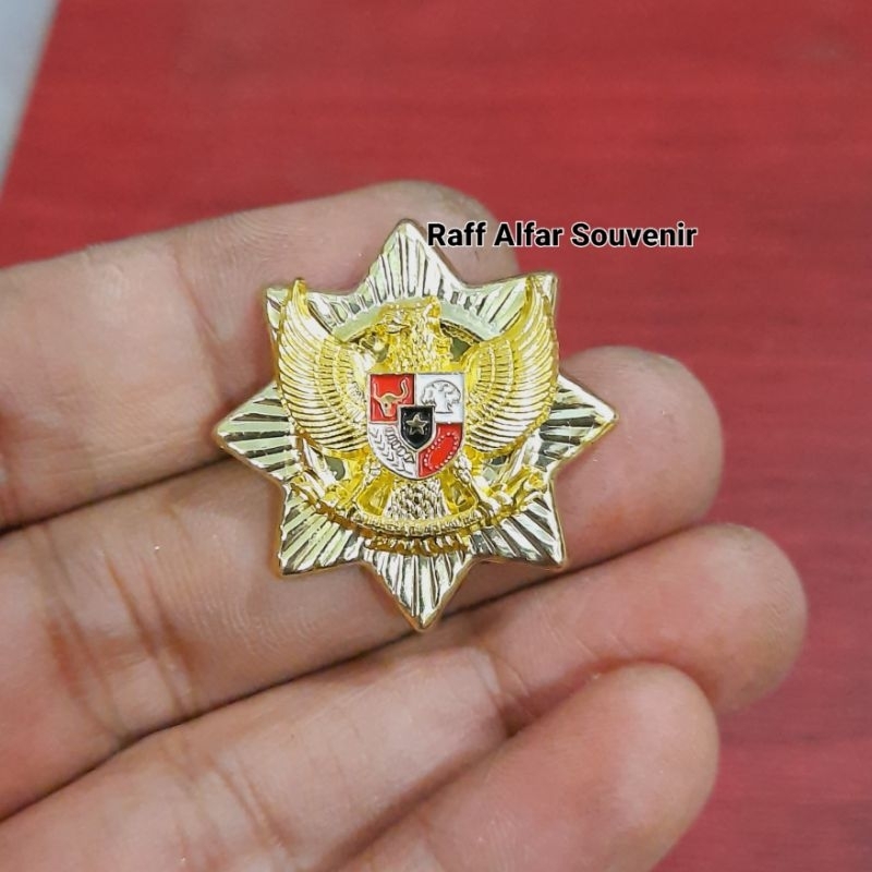 Jual Pin garuda pancasila model psang di kerah baju - pin garuda ...