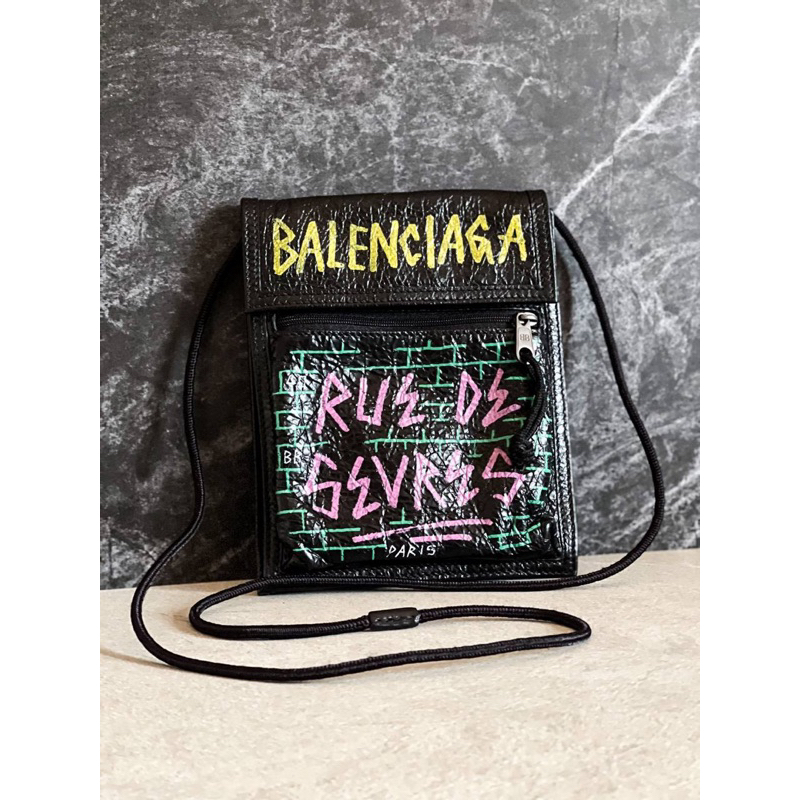 Harga tas balenciaga online graffiti original