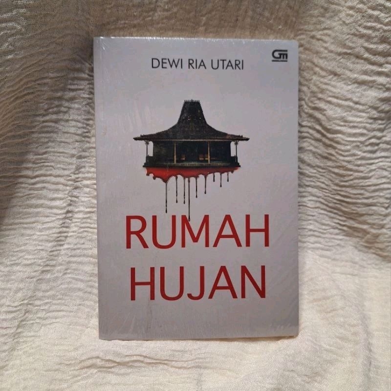Jual Rumah Hujan - Dewi Ria Utari (Novel) | Shopee Indonesia