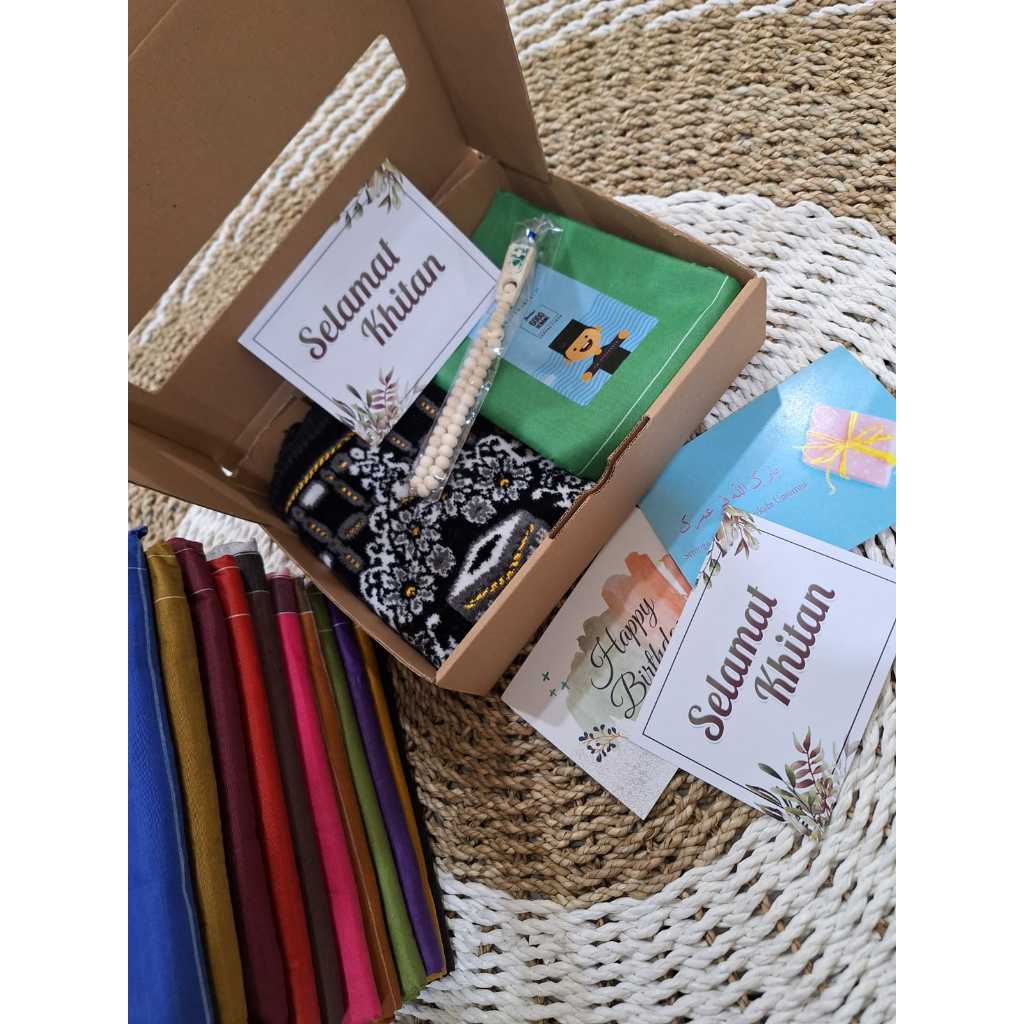 PAKET SARUNG KHITANAN ANAK DAN SAJADAH MINI ARMAAN dengan PACKING BOX KADO HADIAH