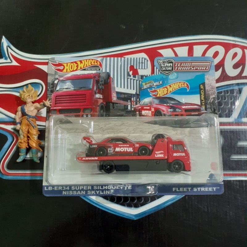 Hot Wheels Team Transport Nissan Skyline #44 - LB-ER34 Super Silhouette & Fleet Street Truck, 1:64 Scale