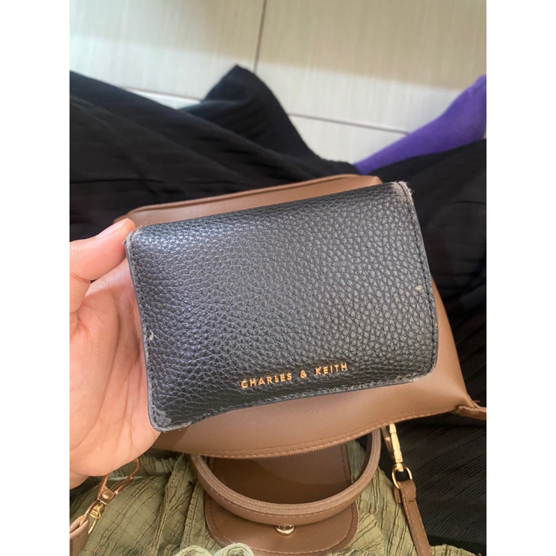 Jual Dompet Charles and Keith Preloved Original (KONDISI LIAT DI FOTO ...