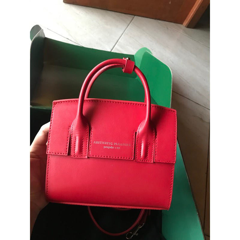 Jual Micro isolation red Aesthetic Pleasure Shopee Indonesia